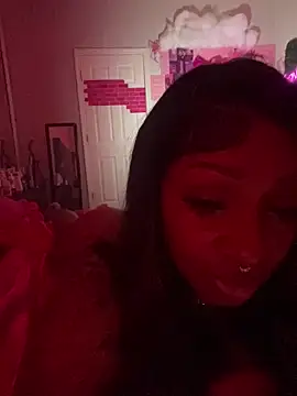 immona online show from November 5, 8:25 am