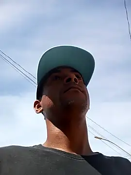 Snapshot of RoludoDF chatting on May 14, 12:45 pm RoludoDF online show from May 14, 12:45 pm