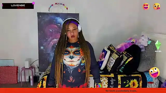 temptressbeauty24 online show from February 8, 8:32 pm