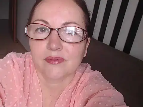Snapshot of Alma44 chatting on May 21, 7:04 am Alma44 online show from May 21, 7:04 am