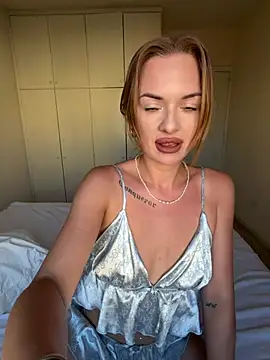 ElenaRebelle online show from June 20, 4:15 am