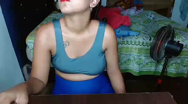 lucy hairypussy83 online show from March 15, 2:56 am