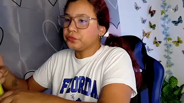 lucy hairypussy83 online show from September 9, 1:21 pm