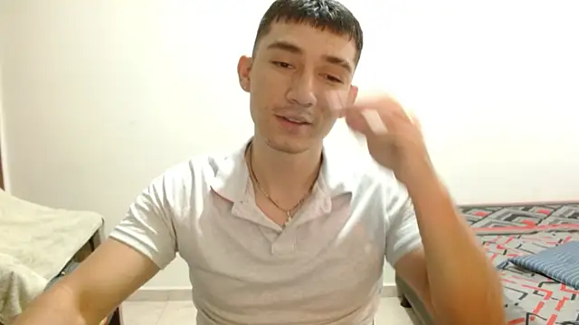 Snapshot of ChicoMaloFfF chatting on May 20, 1:17 pm ChicoMaloFfF online show from May 20, 1:17 pm