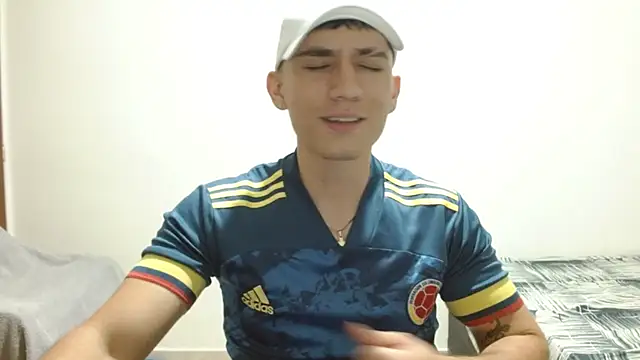 Snapshot of ChicoMaloFfF chatting on June 28, 1:11 am ChicoMaloFfF online show from June 28, 1:11 am