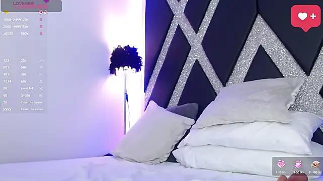 Snapshot of blonde_cat15 chatting on January 1, 4:39 am blonde cat15 online show from January 1, 4:39 am