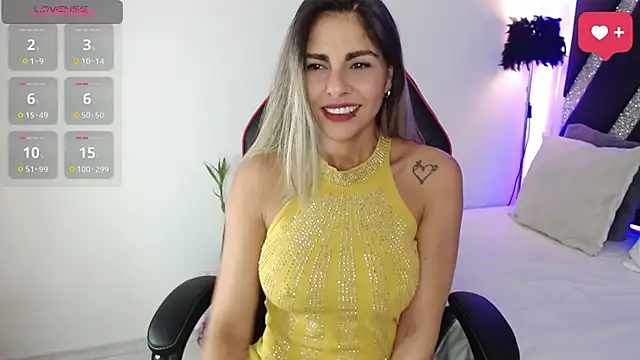 Snapshot of blonde_cat15 chatting on March 10, 3:45 am blonde cat15 online show from March 10, 3:45 am