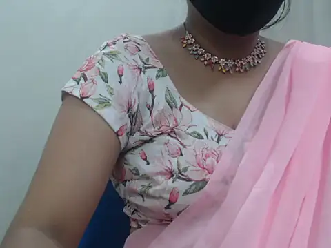 Lovely Siri 23 online show from May 2, 6:29 am