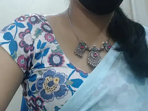 Snapshot of Lovely_Siri_23 chatting on June 21, 2:19 pm Lovely Siri 23 online show from June 21, 2:19 pm