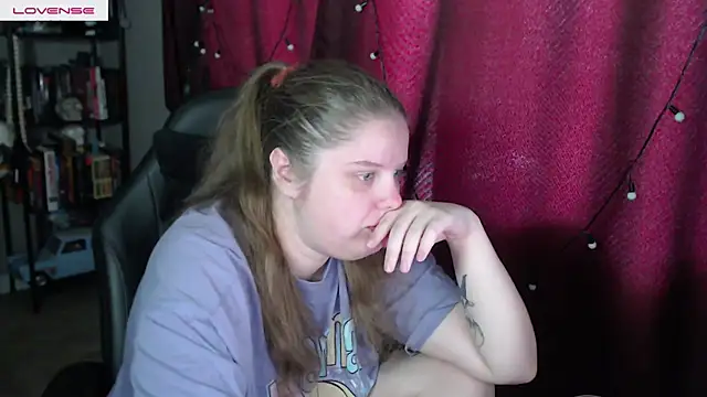Snapshot of so_cute777 chatting on June 10, 5:28 am so cute777 online show from June 10, 5:28 am