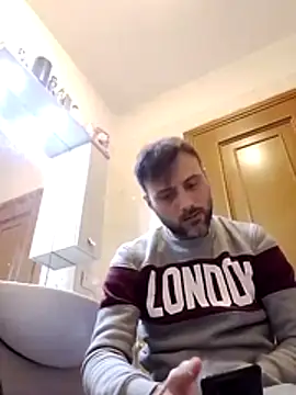 Snapshot of coppiasenzacensura chatting on January 5, 5:27 pm coppiasenzacensura online show from January 5, 5:27 pm