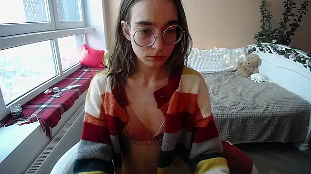 Snapshot of MissLinaDream chatting on February 23, 1:42 pm MissLinaDream online show from February 23, 1:42 pm