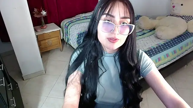 Tiffani Williams online show from November 27, 11:40 pm