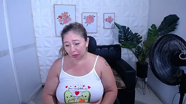 Valentinaa mature online show from March 23, 8:46 pm