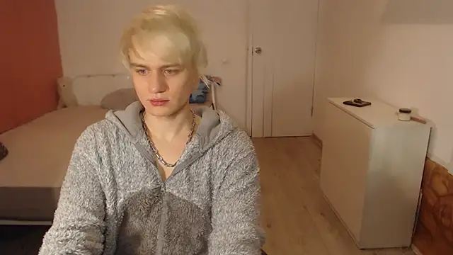 Oliver sweet  online show from January 7, 1:30 am