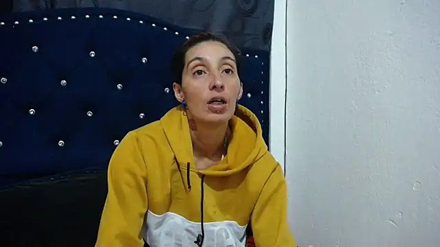 Snapshot of anyu1306 chatting on January 10, 5:58 am anyu1306 online show from January 10, 5:58 am