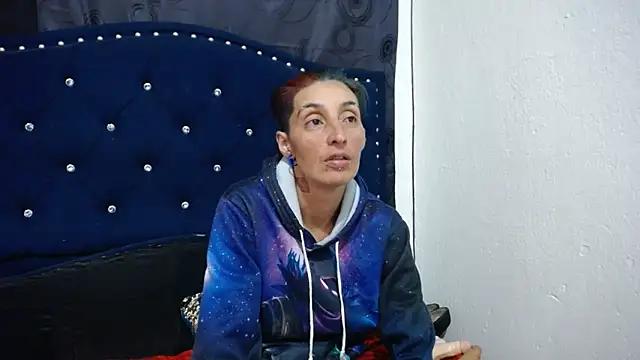 Snapshot of anyu1306 chatting on February 20, 2:40 am anyu1306 online show from February 20, 2:40 am