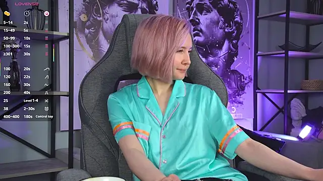 ReiYosimoto online show from November 3, 4:41 pm