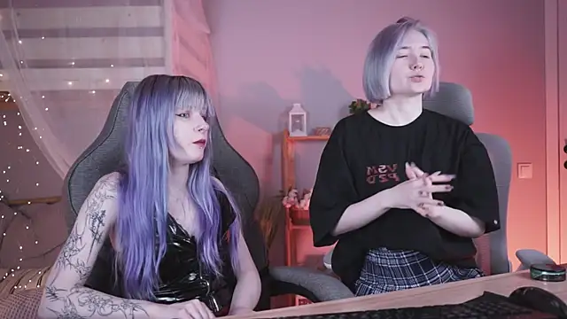 Snapshot of ReiYosimoto chatting on December 19, 7:10 pm ReiYosimoto online show from December 19, 7:10 pm