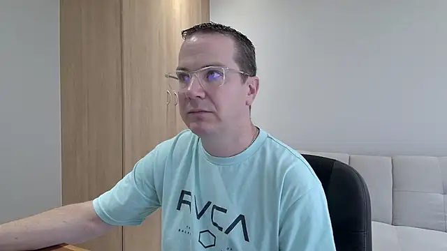 BrettJ81 online show from February 9, 11:36 am