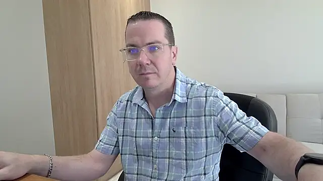 BrettJ81 online show from September 20, 10:49 am