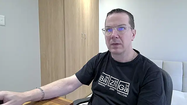 BrettJ81 online show from October 24, 7:38 am