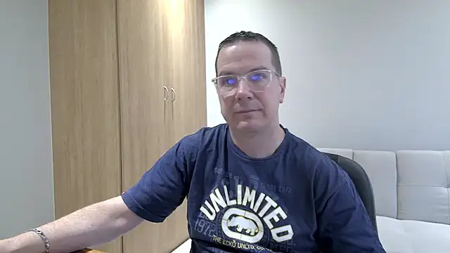 BrettJ81 online show from November 11, 3:12 pm