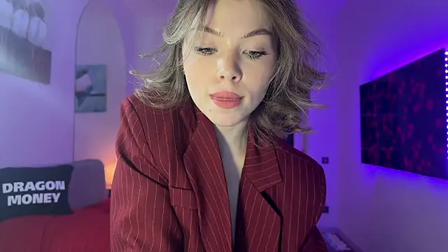 Aliceimhorny online show from February 14, 2:44 pm