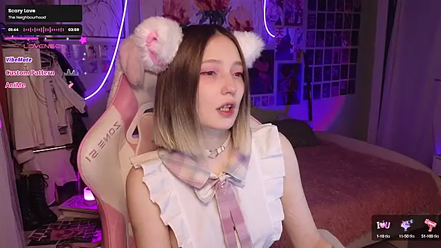 Snapshot of Evie_Ro chatting on October 2, 9:11 pm Evie Ro online show from October 2, 9:11 pm