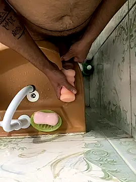 Snapshot of gui6789b chatting on September 19, 2:13 am gui6789b online show from September 19, 2:13 am