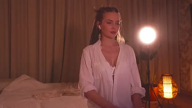 Snapshot of house_of_dragon chatting on December 15, 11:20 pm house of dragon online show from December 15, 11:20 pm