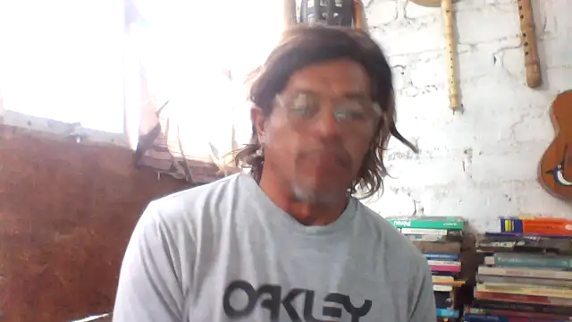 Snapshot of kvr27 chatting on May 7, 12:43 pm kvr27 online show from May 7, 12:43 pm