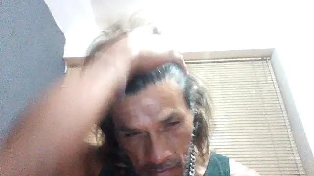 Snapshot of kvr27 chatting on May 16, 12:40 am kvr27 online show from May 16, 12:40 am
