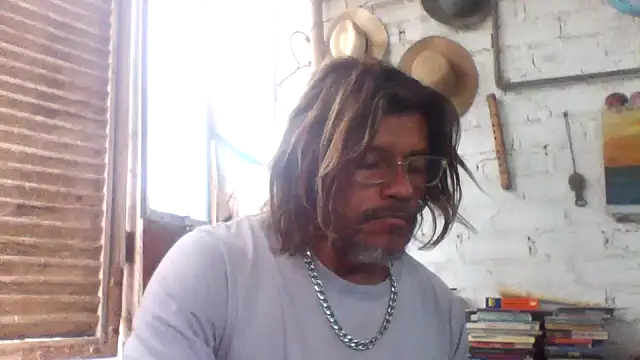 Snapshot of kvr27 chatting on June 6, 1:16 pm kvr27 online show from June 6, 1:16 pm