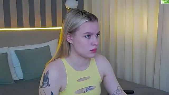 AmaliaBell online show from May 13, 1:19 pm
