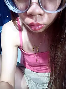 Snapshot of __Mai-love19__ chatting on May 17, 10:28 pm Mai-love19 online show from May 17, 10:28 pm