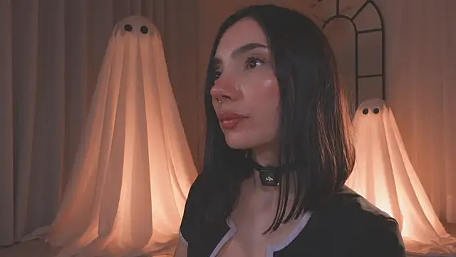 AmyArmstrong online show from October 18, 12:13 am