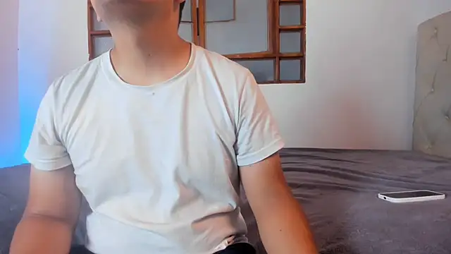 Snapshot of oliver_price1 chatting on July 29, 11:52 am oliver price1 online show from July 29, 11:52 am