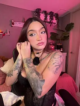 DaniDusan  online show from December 14, 7:40 pm