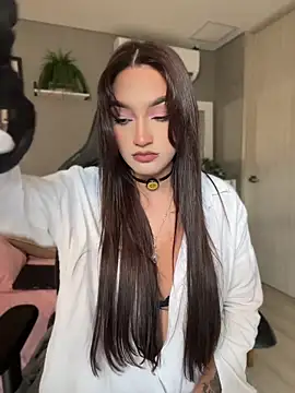DaniDusan  online show from May 1, 8:35 pm