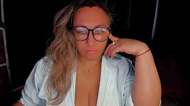 Snapshot of CumOnMy_Tits chatting on September 29, 2:27 am CumOnMy Tits online show from September 29, 2:27 am