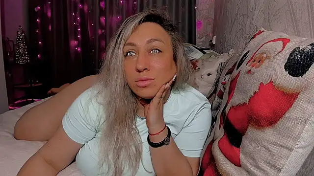 Snapshot of CumOnMy_Tits chatting on December 19, 12:56 pm CumOnMy Tits online show from December 19, 12:56 pm