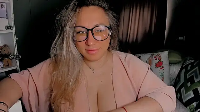 CumOnMy Tits online show from April 22, 3:09 am