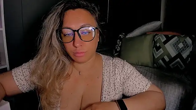 Snapshot of CumOnMy_Tits chatting on June 11, 2:53 am CumOnMy Tits online show from June 11, 2:53 am