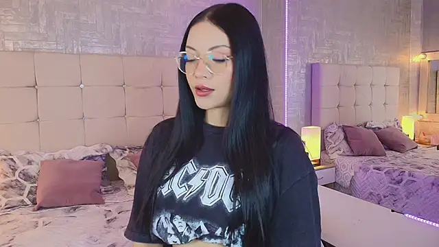 Snapshot of Baby_Venuss chatting on February 20, 3:34 am Baby Venuss online show from February 20, 3:34 am