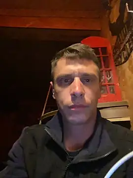 Snapshot of DillPie chatting on November 11, 7:52 am DillPie online show from November 11, 7:52 am