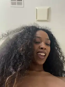 mismialove online show from March 10, 6:01 pm