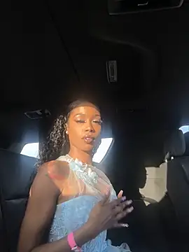 Snapshot of mismialove chatting on May 13, 11:00 pm mismialove online show from May 13, 11:00 pm