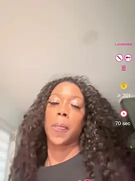 Snapshot of mismialove chatting on May 16, 10:36 am mismialove online show from May 16, 10:36 am