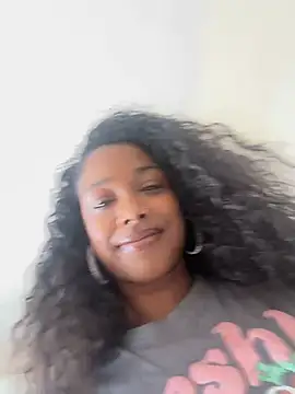 Snapshot of mismialove chatting on June 15, 9:17 pm mismialove online show from June 15, 9:17 pm